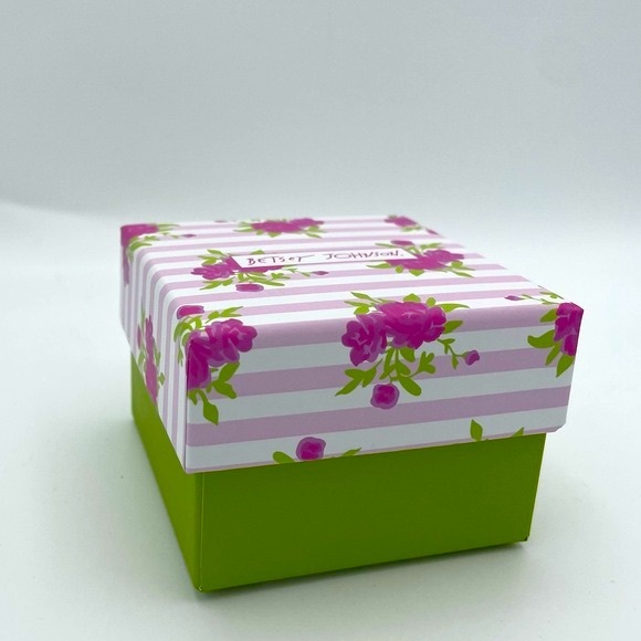 Betsey Johnson Pink Camera Earrings NWT - Picture 2 of 2